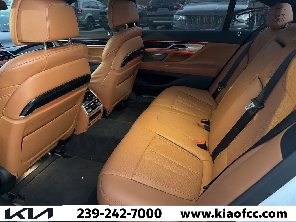 Used 2019 BMW 750i xDrive w/ M Sport Package image 4