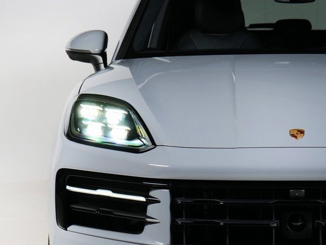 Certified 2025 Porsche Cayenne image 23