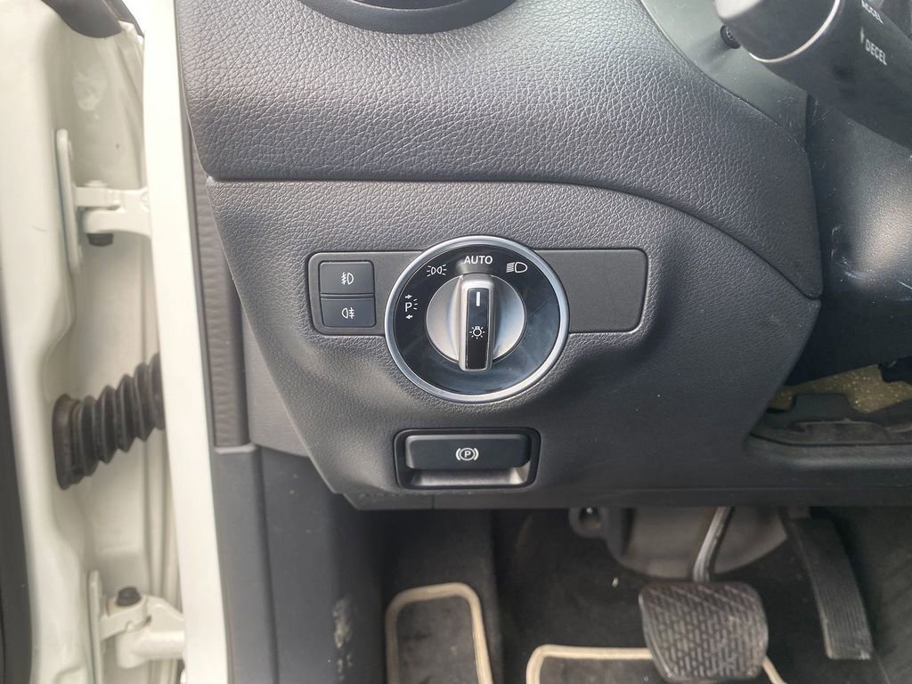 Used 2020 Mercedes-Benz GLA 250 w/ Convenience Package image 14