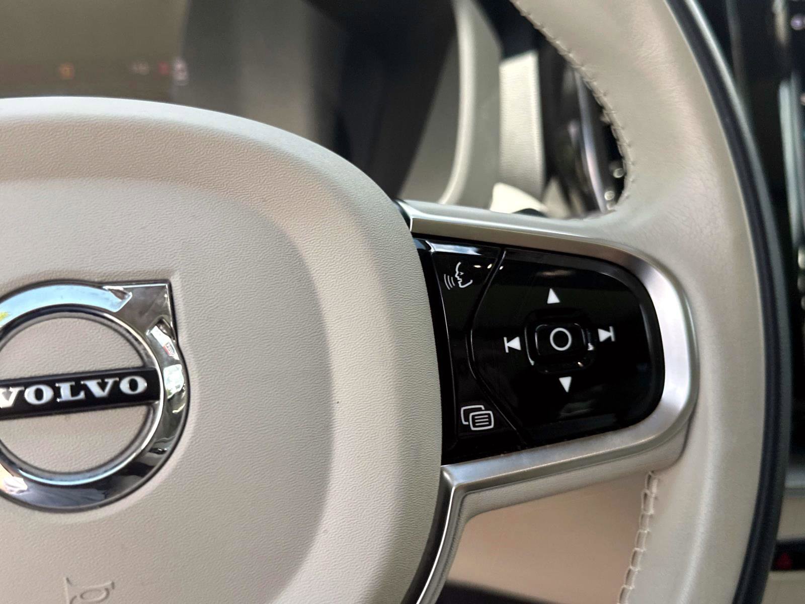 Certified 2024 Volvo XC60 B5 Plus image 28