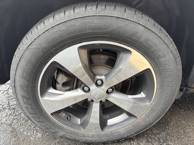 Used 2019 Jeep Cherokee Limited AWD/4WD image 30