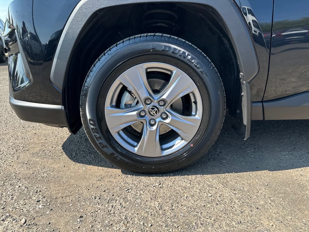 Used 2023 Toyota RAV4 XLE AWD/4WD image 11