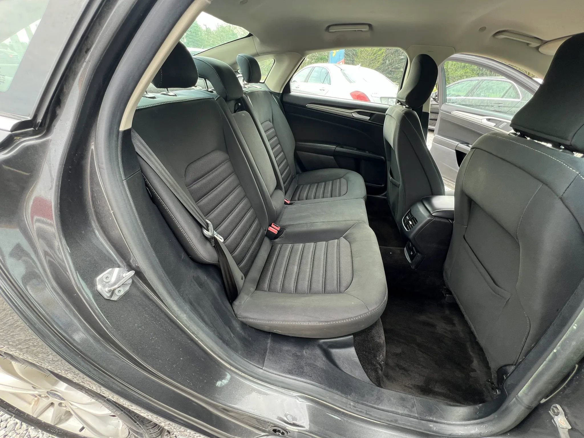 Used 2018 Ford Fusion SE image 14