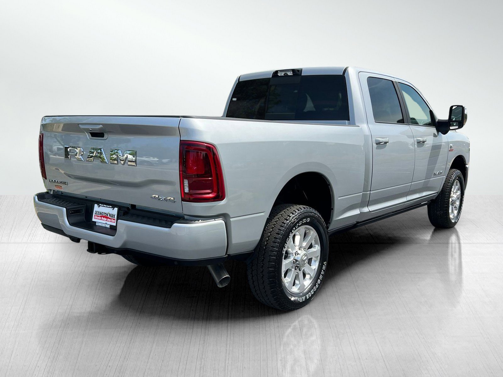 New 2026 RAM 2500 Laramie AWD/4WD image 8