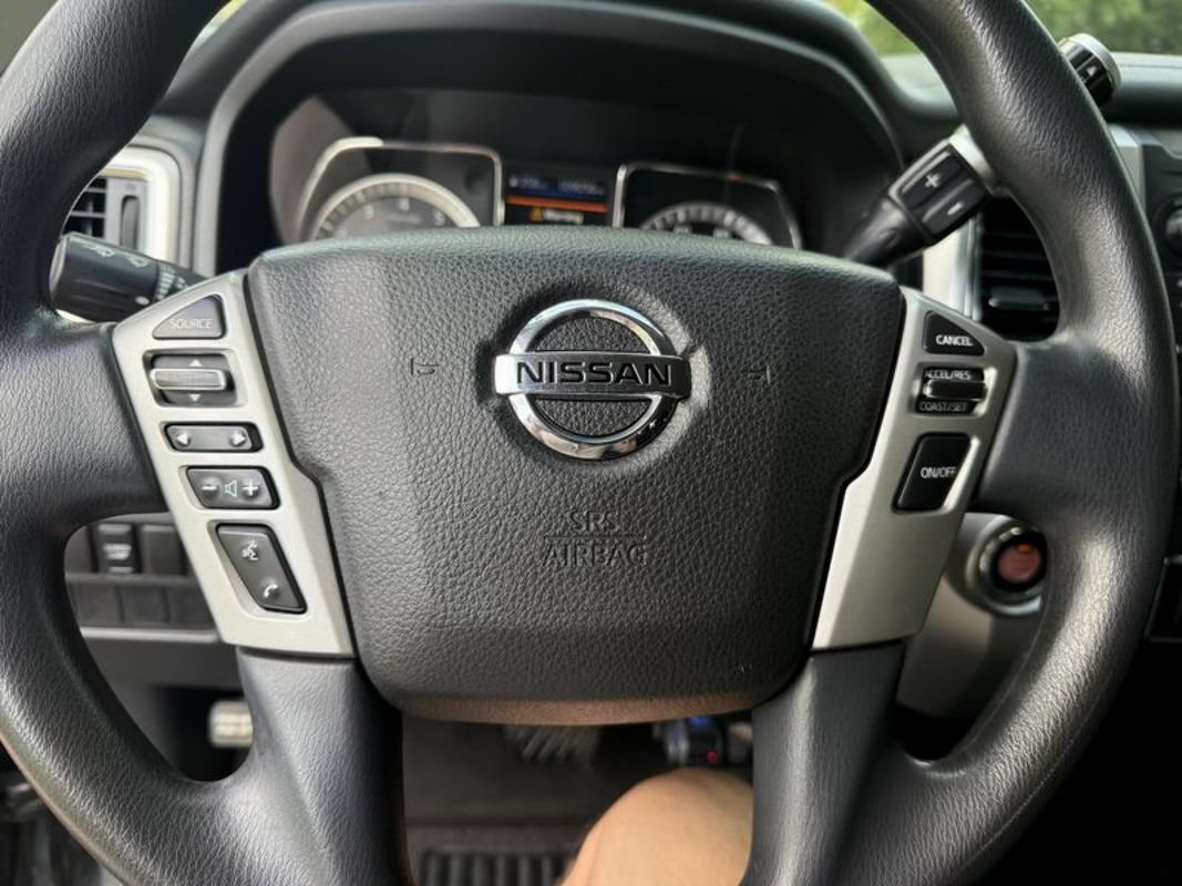 Used 2019 Nissan Titan SV RWD image 18
