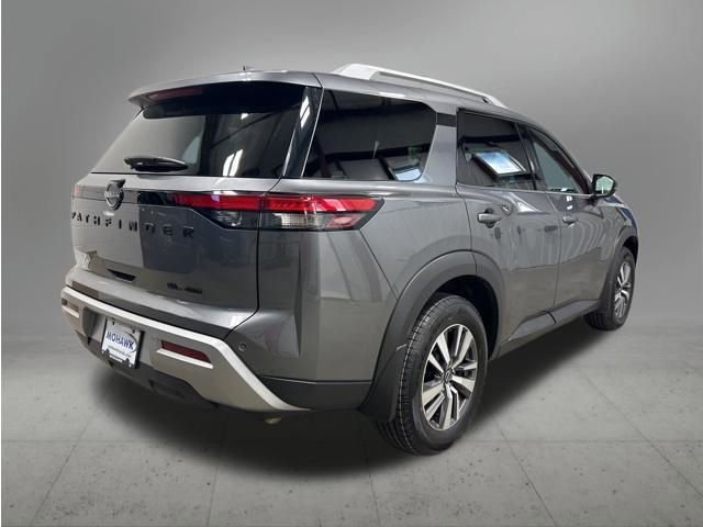 Used 2023 Nissan Pathfinder SL w/ Black Appearance Package image 6
