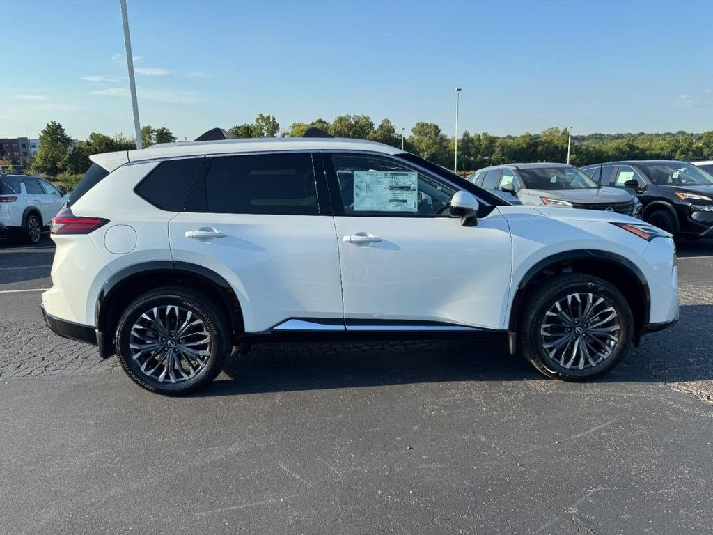 New 2026 Nissan Rogue Platinum AWD/4WD image 2