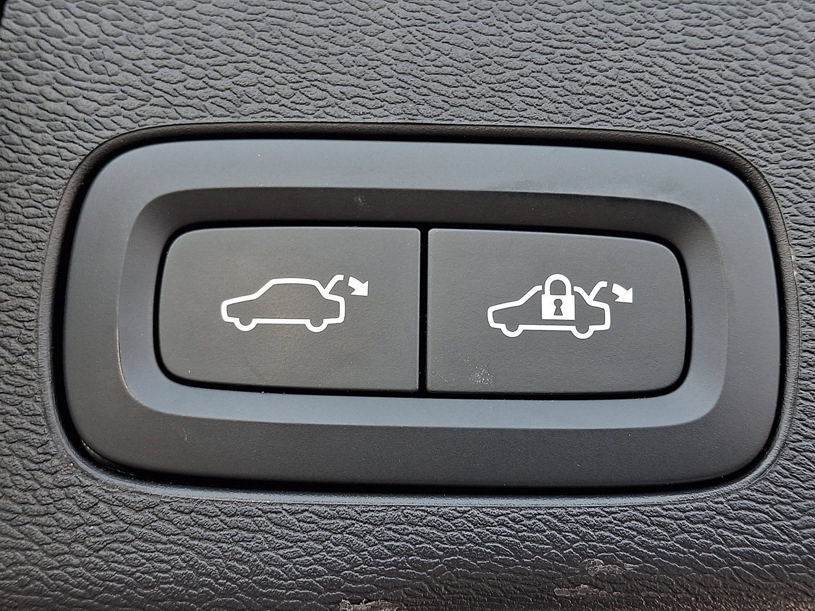 Used 2023 Volvo XC60 B5 Core AWD/4WD image 31
