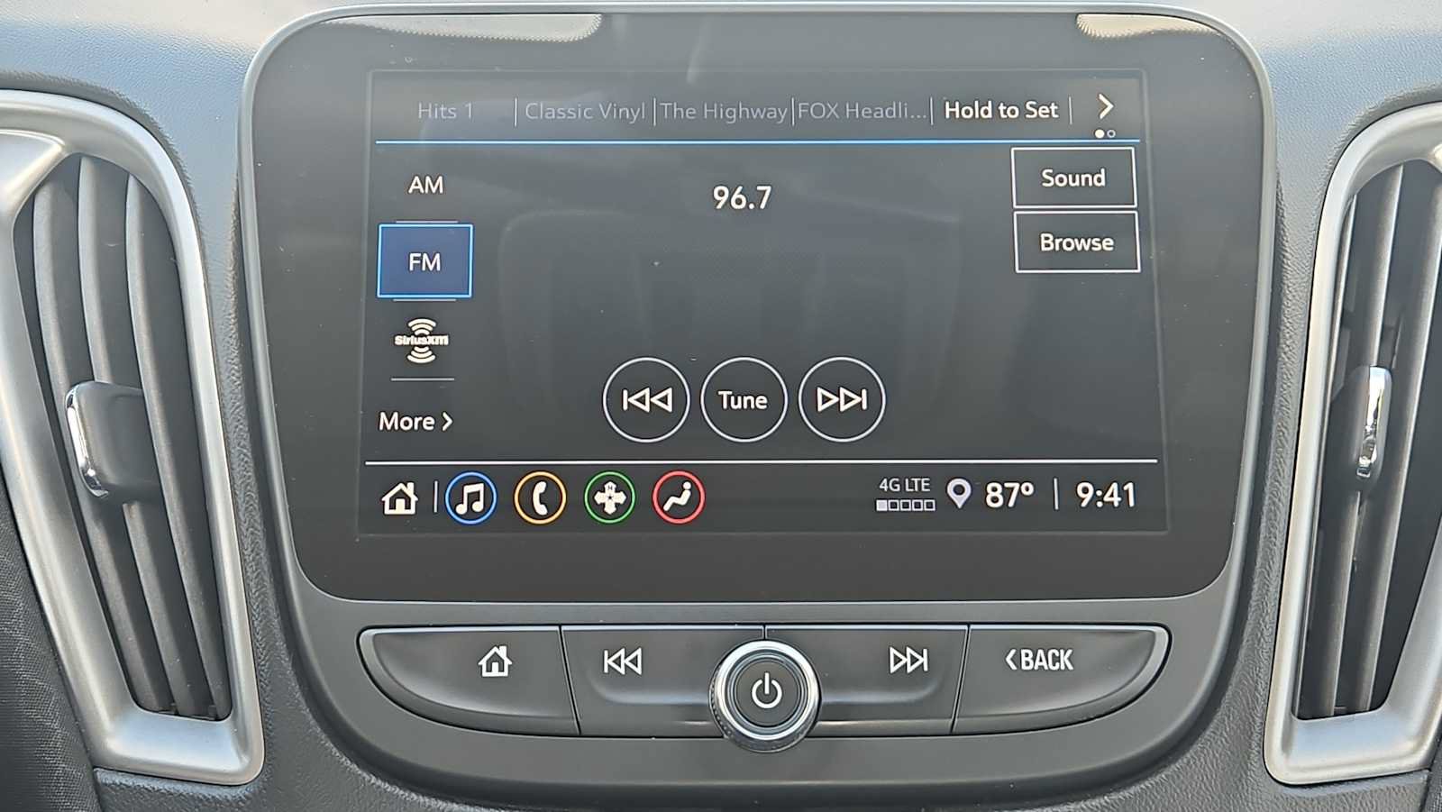 Used 2024 Chevrolet Malibu LT FWD image 12