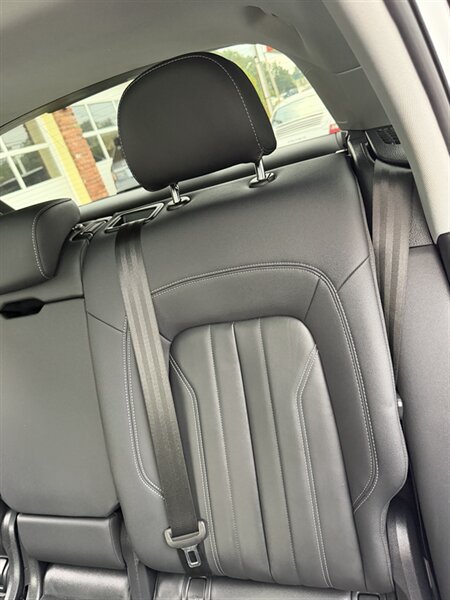 Used 2023 Audi Q5 2.0T Premium Plus w/ Premium Plus Package AWD/4WD image 45