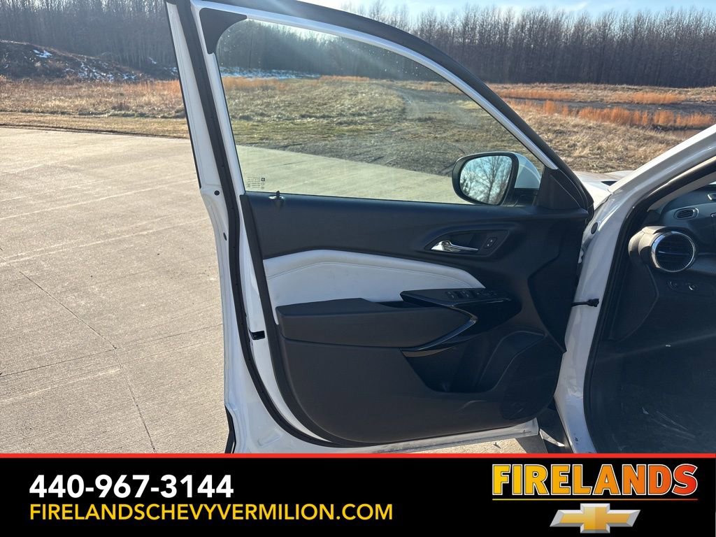 Certified 2025 Chevrolet Trax LT w/ LT Convenience Package image 13