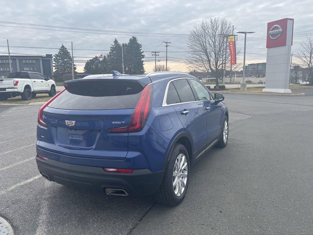 Used 2021 Cadillac XT4 Luxury w/ Cold Weather Package image 7