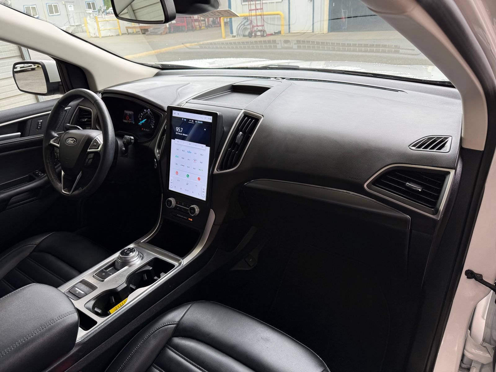 Used 2022 Ford Edge SEL w/ Convenience Package AWD/4WD image 11