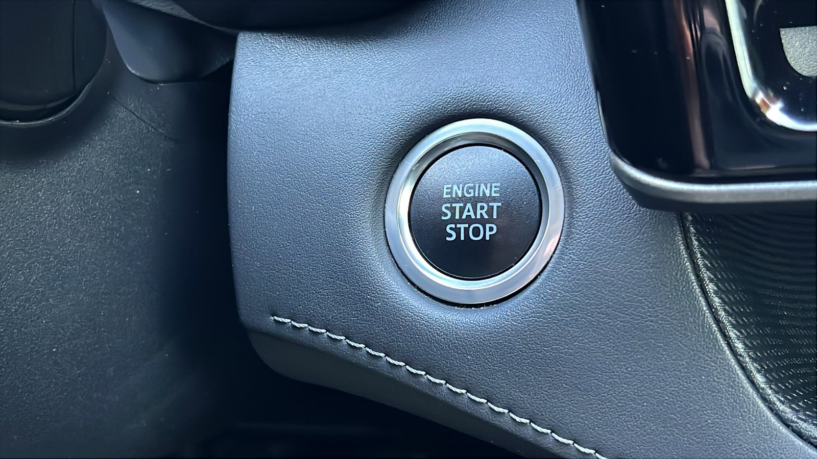 Used 2020 Toyota Highlander XLE image 27