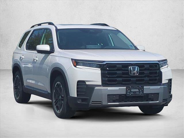 Used 2026 Honda Pilot Touring image 3