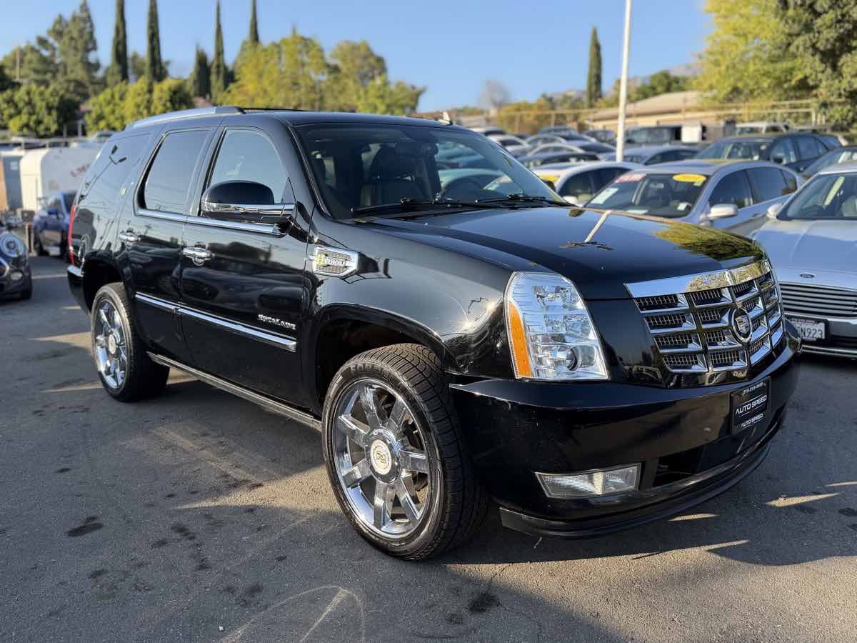 Used 2011 Cadillac Escalade 4WD Hybrid image 1