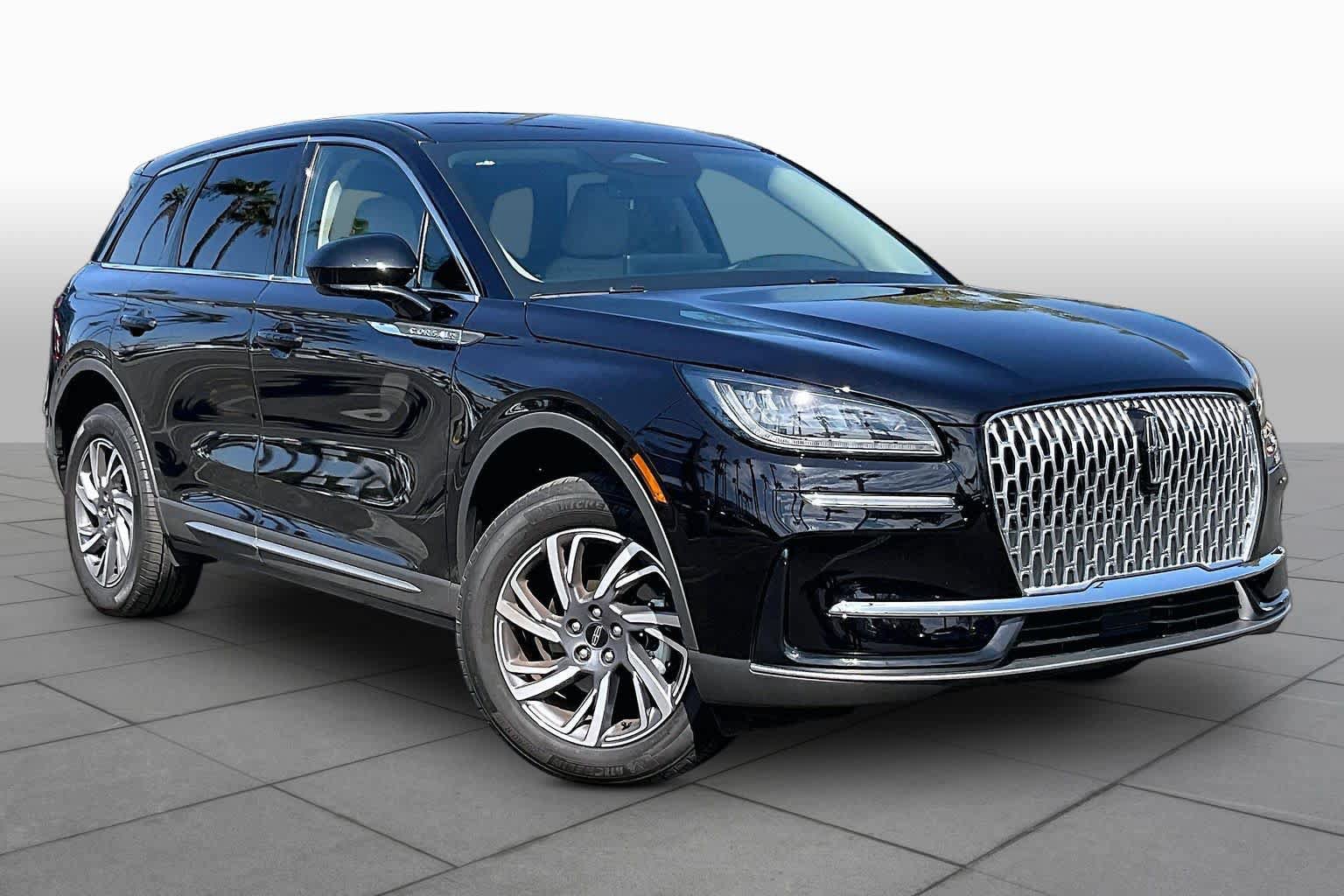 Used 2025 Lincoln Corsair FWD image 2