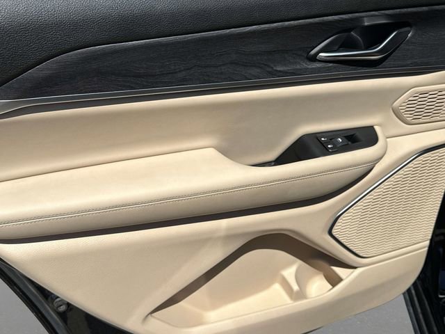 Used 2024 Jeep Grand Cherokee L Limited w/ Black Appearance Package image 12