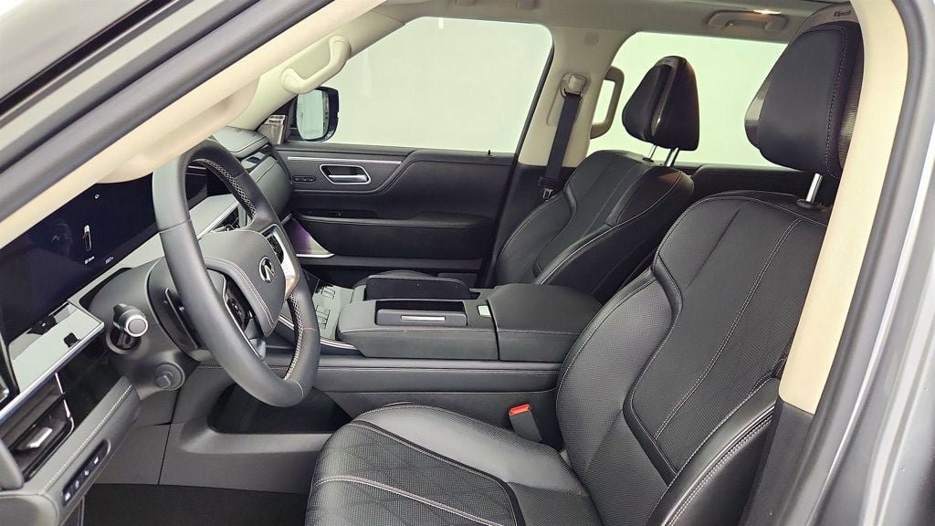 Used 2025 INFINITI QX80 Sensory w/ Premium Cargo Package AWD/4WD image 21