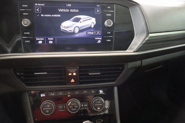 Used 2019 Volkswagen Jetta SEL w/ Cold Weather Package FWD image 18