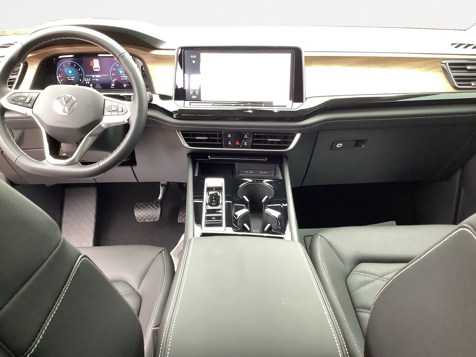 New 2025 Volkswagen Atlas SE image 14