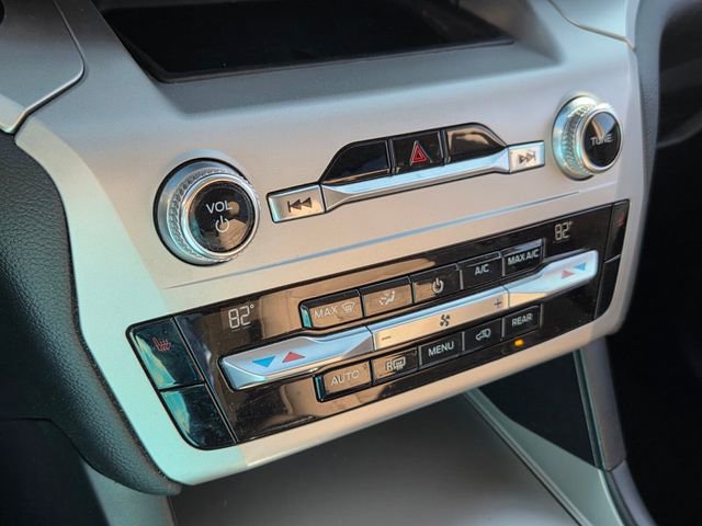 Used 2021 Ford Explorer XLT image 20