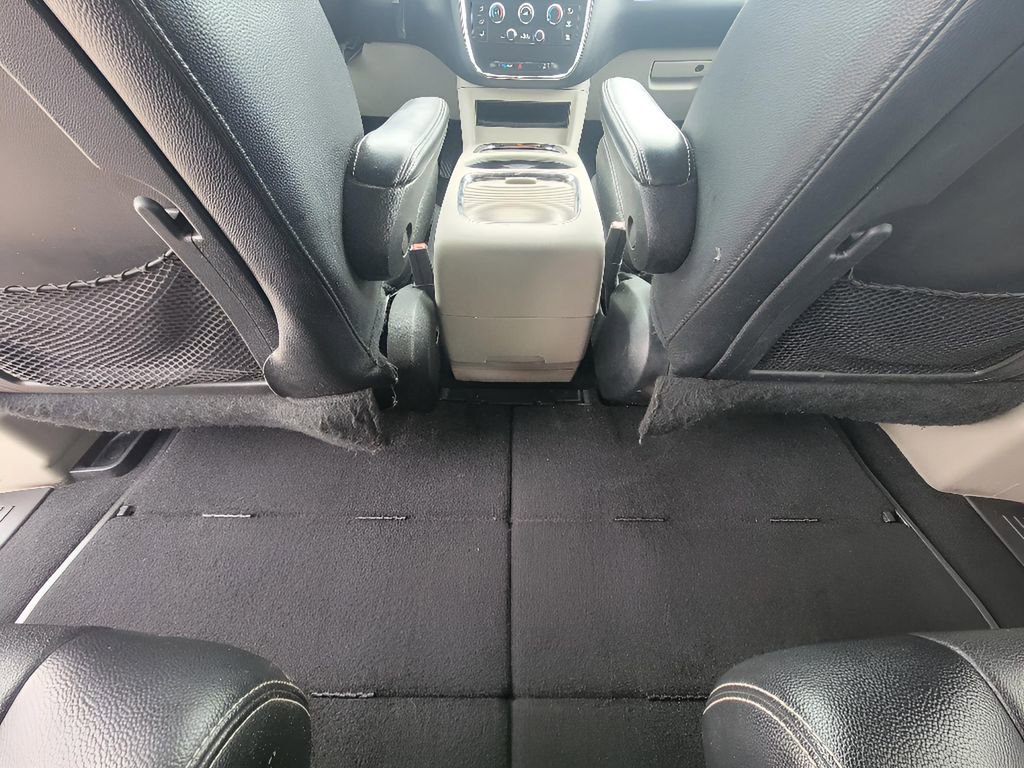 Used 2018 Dodge Grand Caravan SXT image 25