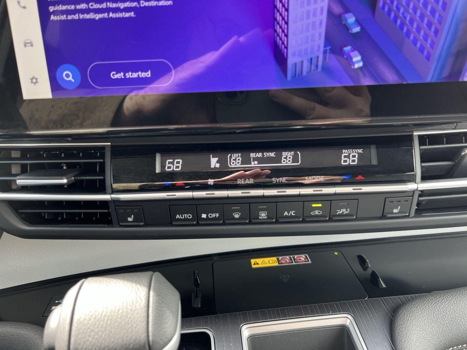 Used 2025 Toyota Sienna XLE w/ XLE Plus Package AWD/4WD image 20