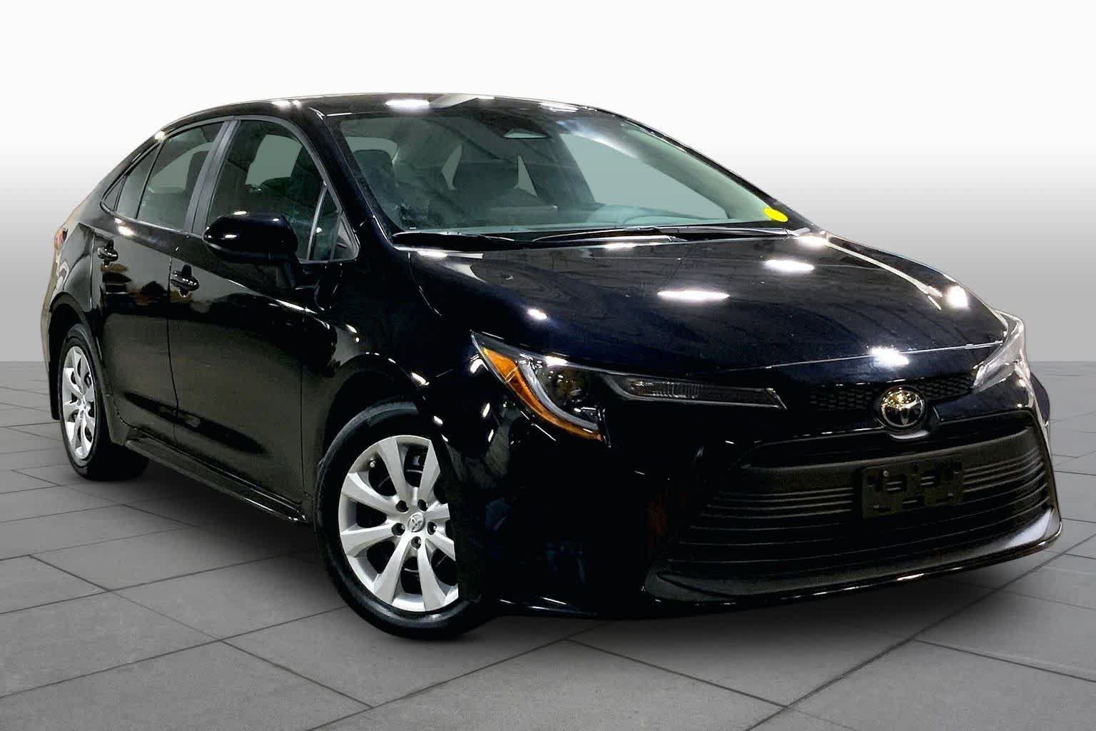 Certified 2024 Toyota Corolla LE FWD image 3