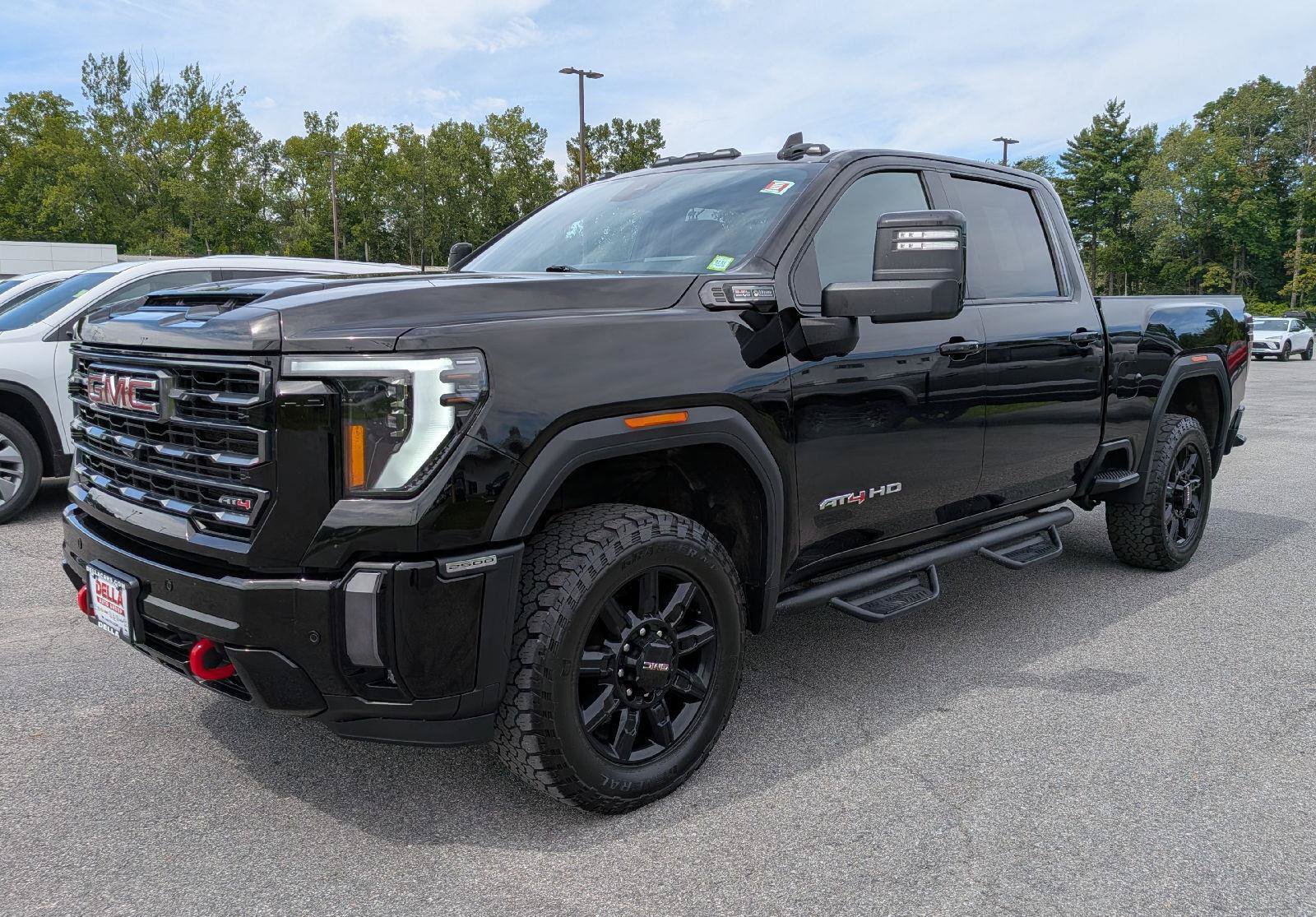 Used 2024 GMC Sierra 2500 AT4 w/ Technology Package AWD/4WD image 3