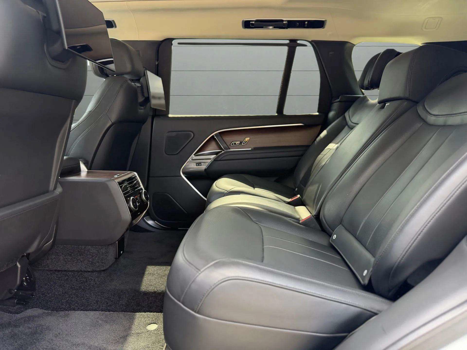 Used 2023 Land Rover Range Rover Long Wheelbase Autobiography AWD/4WD image 19