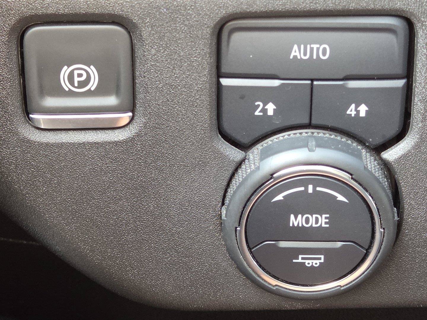 Used 2024 Chevrolet Silverado 1500 LT w/ Leather Package AWD/4WD image 19