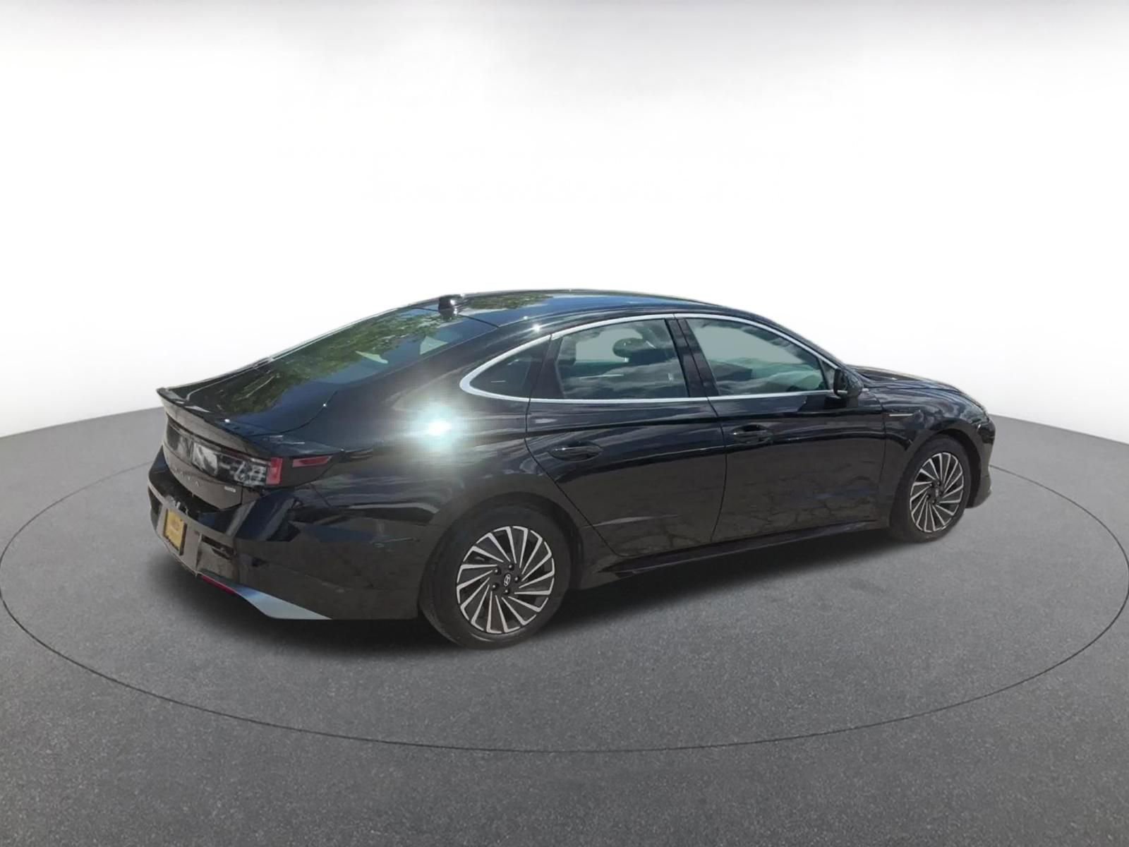 Used 2025 Hyundai Sonata SEL FWD image 15