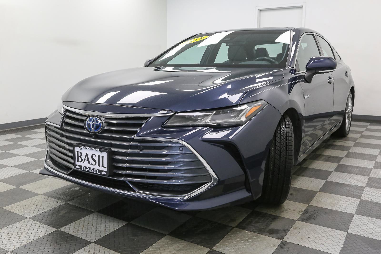 Used 2019 Toyota Avalon Limited w/ Advanced Safety Package FWD image 4
