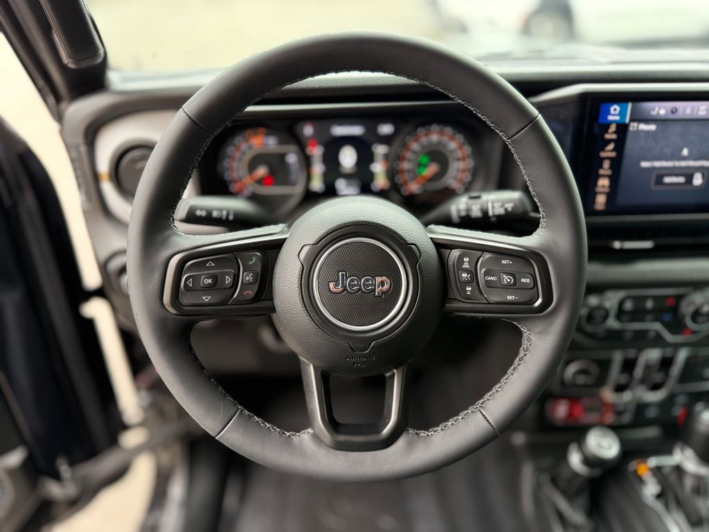 Used 2025 Jeep Wrangler Willys AWD/4WD image 6