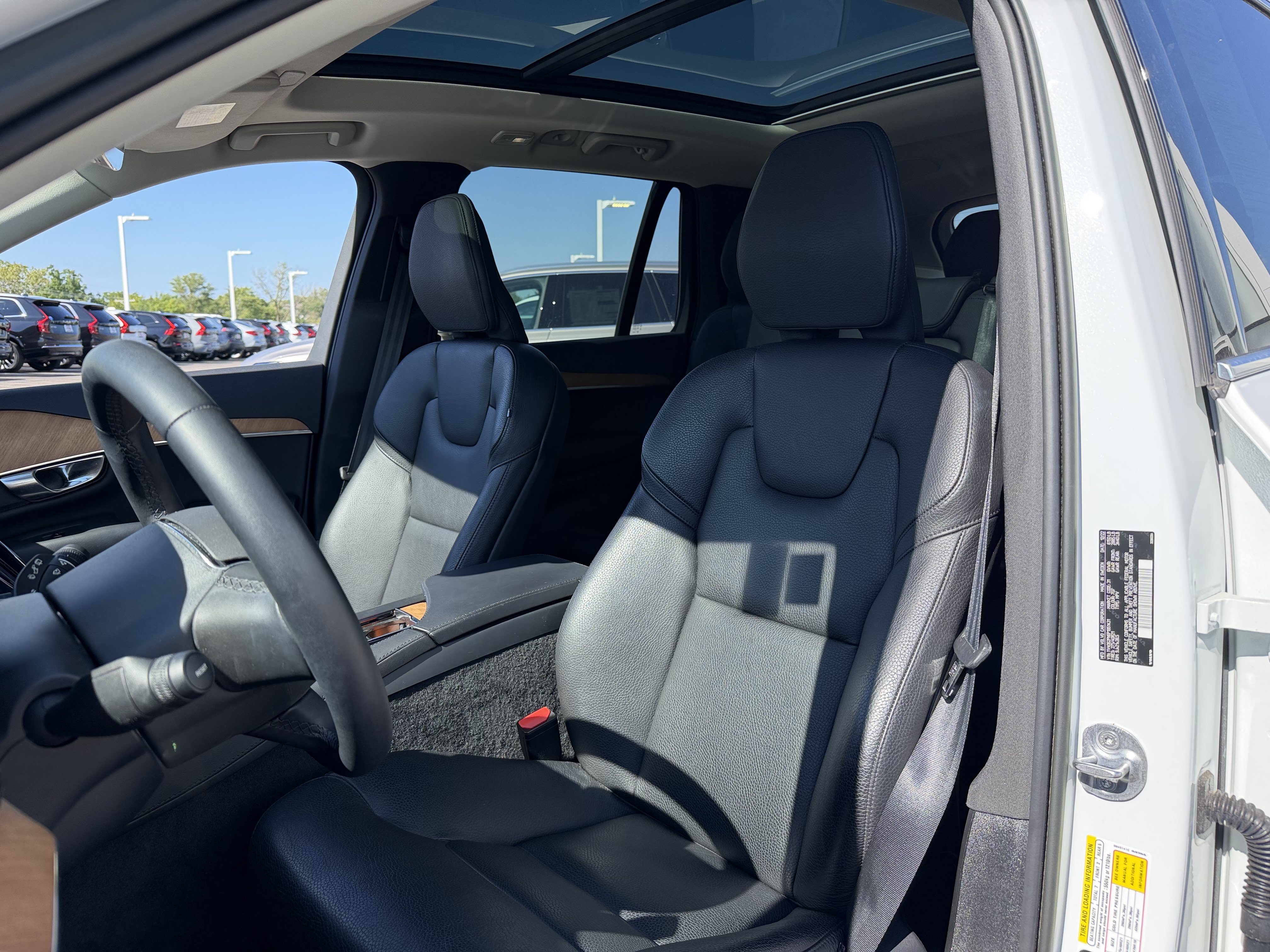 Used 2023 Volvo XC90 B6 Plus w/ Protection Package Premier AWD/4WD image 8