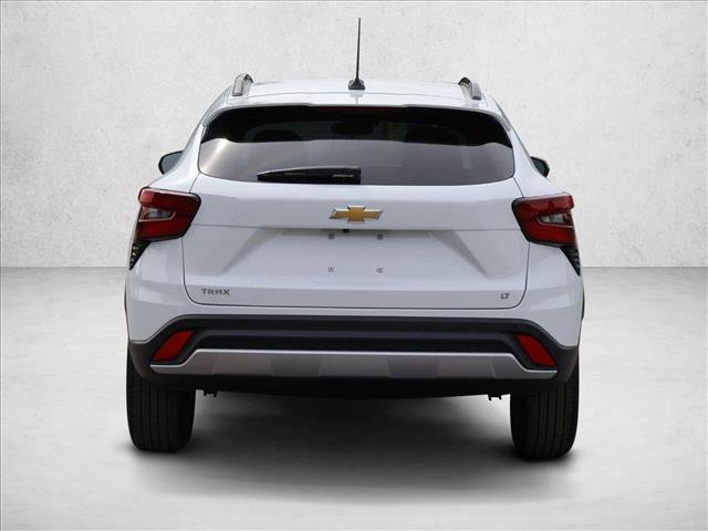 New 2026 Chevrolet Trax LT w/ Sunroof Package FWD image 7