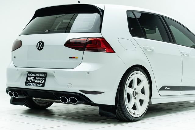 Used 2017 Volkswagen Golf R 4-Door image 14