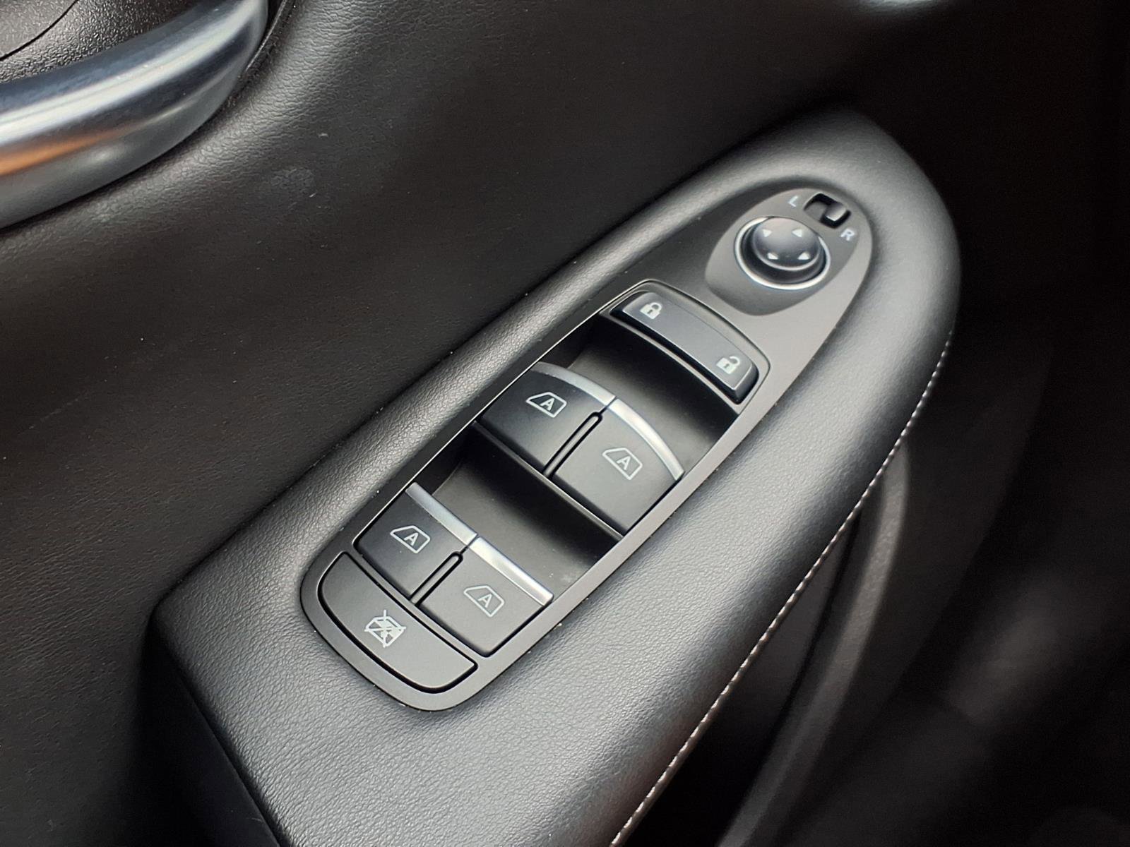 Used 2020 INFINITI QX50 Luxe w/ Navigation Package image 22