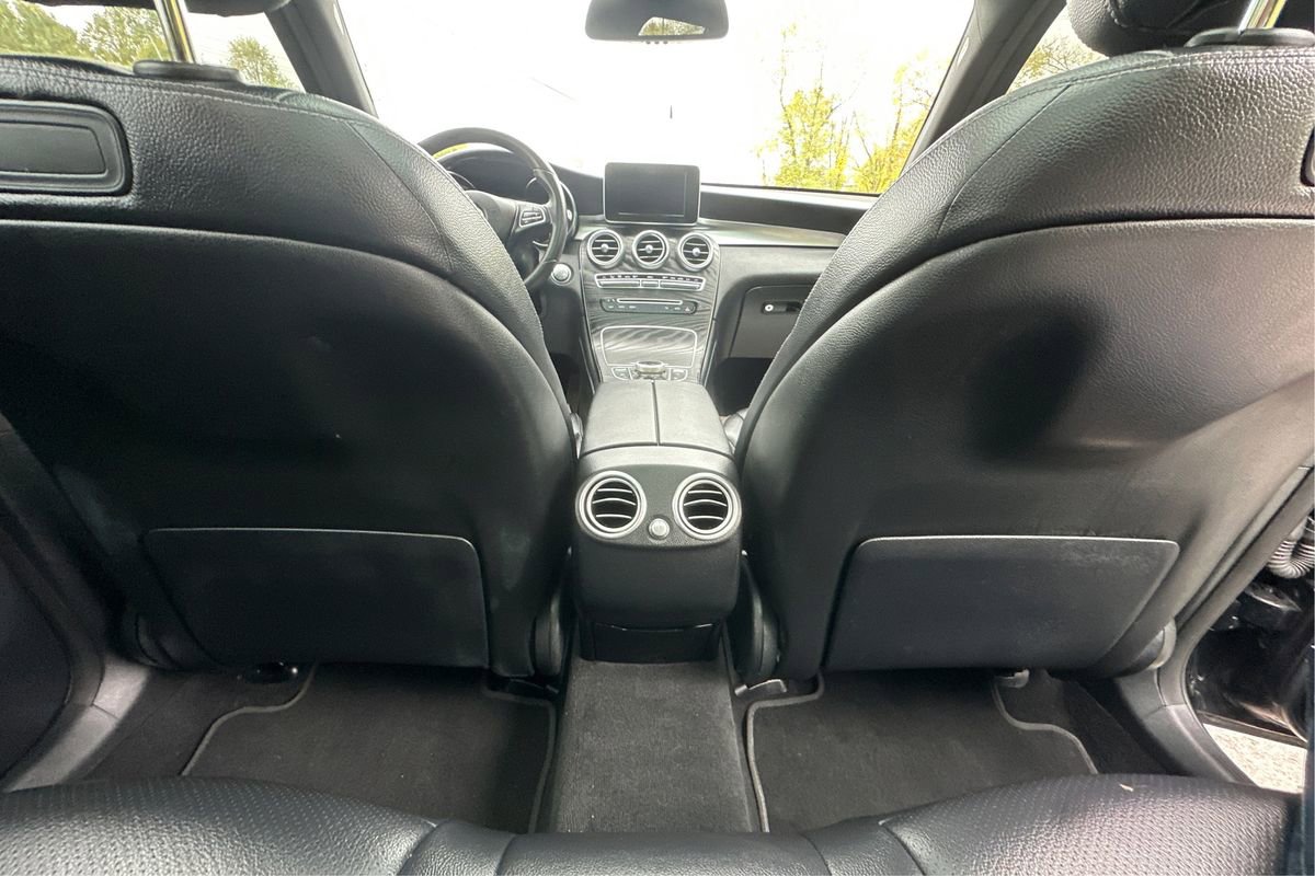 Used 2018 Mercedes-Benz GLC 300 w/ Premium Package image 21