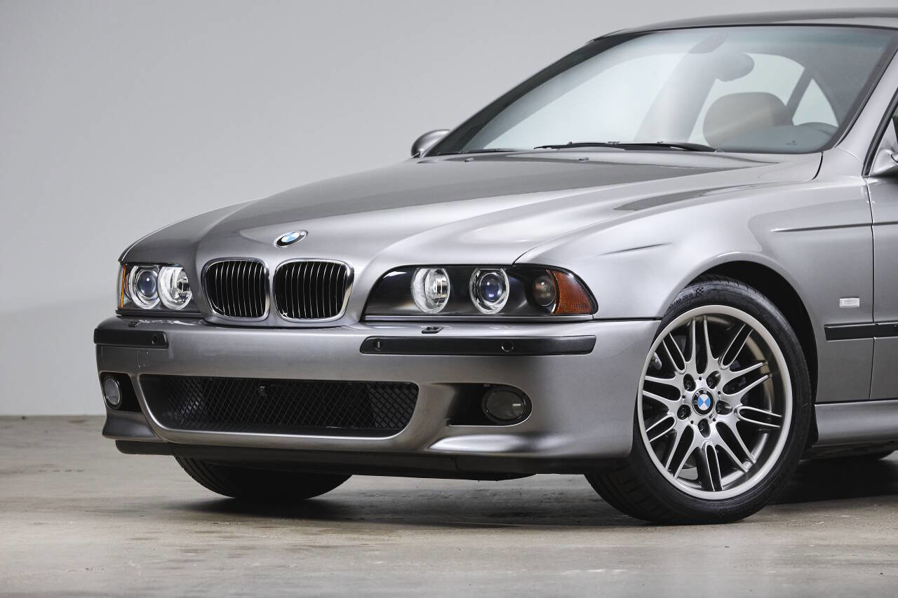 Used 2003 BMW M5 image 13