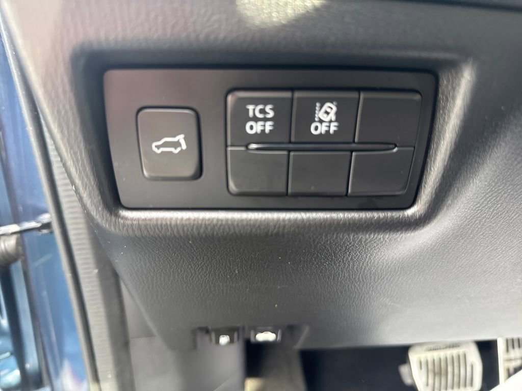 Used 2018 MAZDA CX-5 Touring w/ Preferred Equipment Package image 11