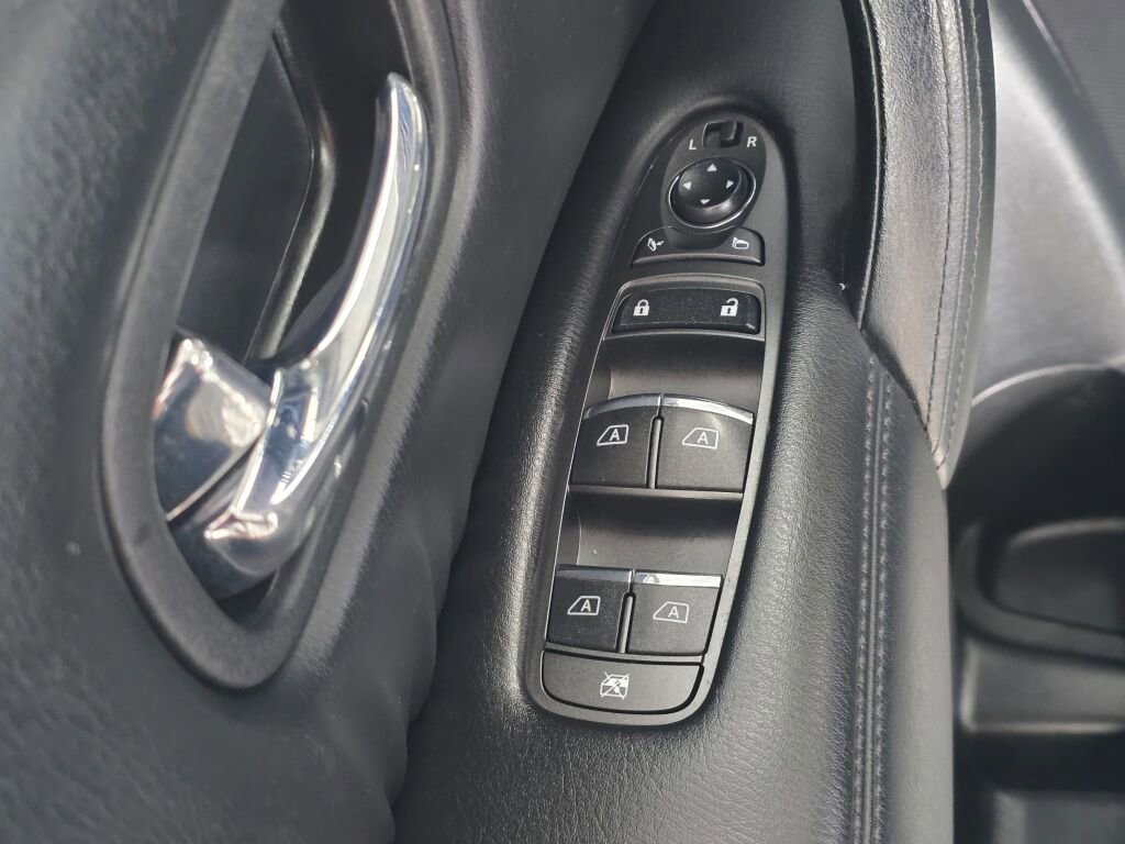 Used 2022 Nissan Armada SL w/ Captain's Chairs Package image 22