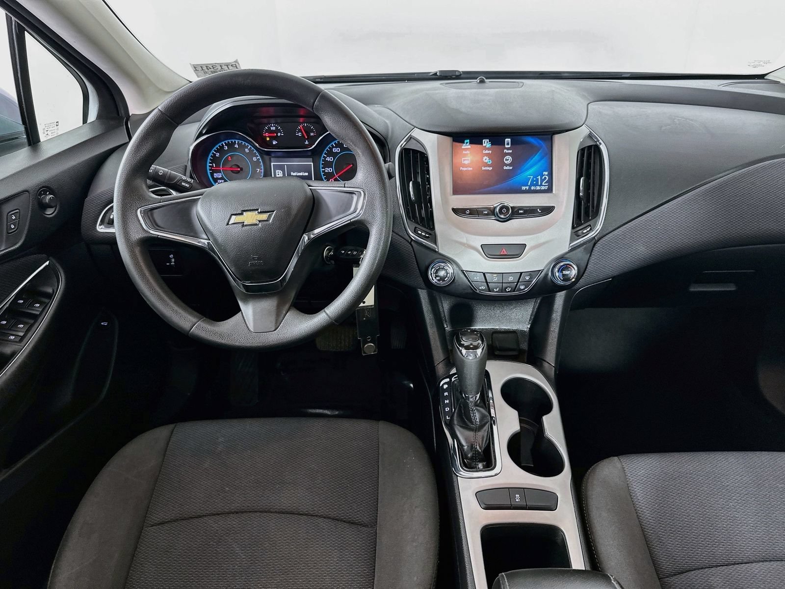 Used 2017 Chevrolet Cruze LS FWD image 20
