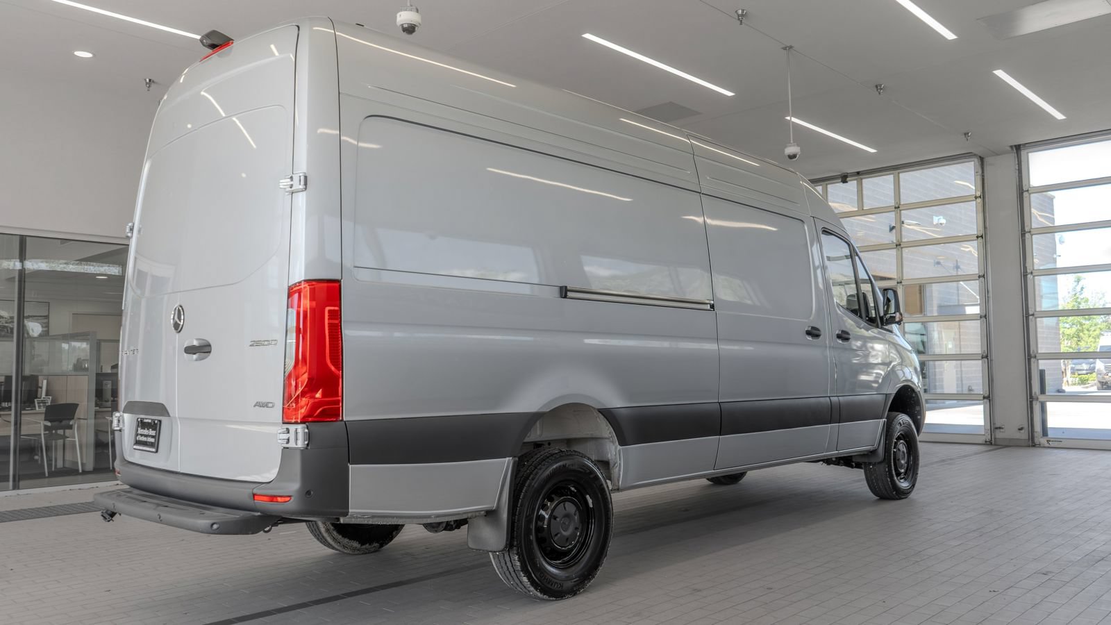 Used 2025 Mercedes-Benz Sprinter 2500 image 29