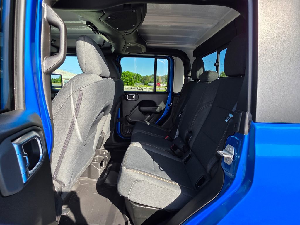New 2026 Jeep Gladiator Sport AWD/4WD image 32