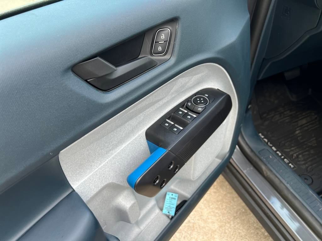 New 2025 Ford Maverick XLT w/ XLT Luxury Package image 12