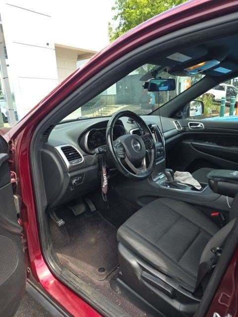 Used 2018 Jeep Grand Cherokee Laredo AWD/4WD image 6