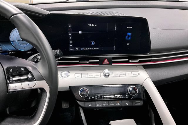 Used 2023 Hyundai Elantra Limited FWD image 5