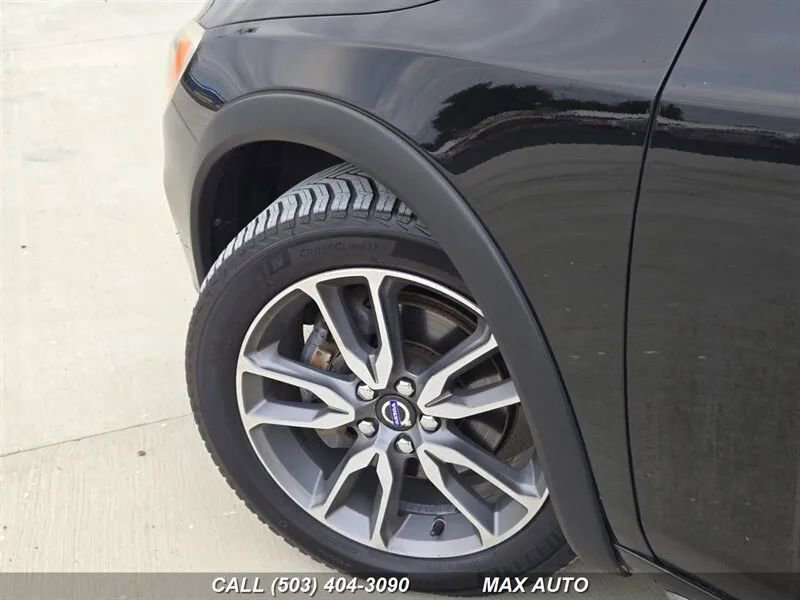 Used 2016 Volvo V60 T5 Cross Country image 33